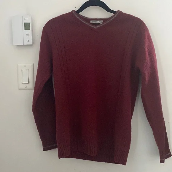 Sweater - Picture 1 of 3